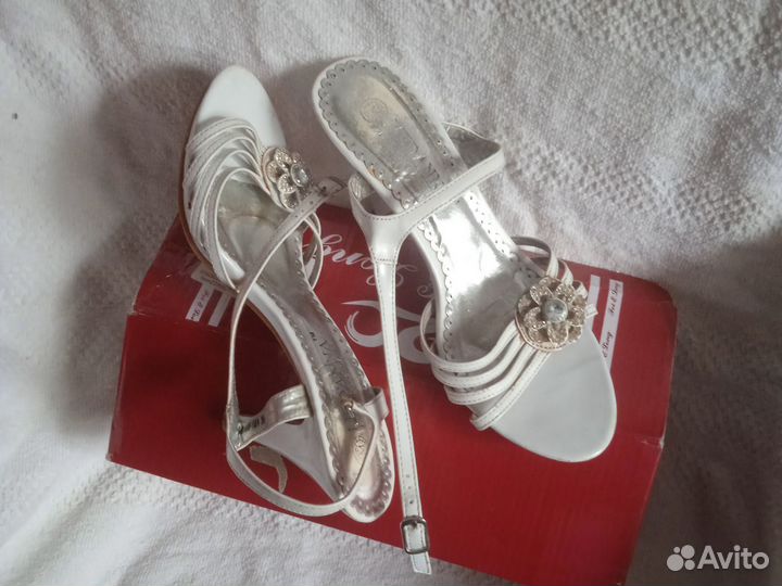 Босоножки 35