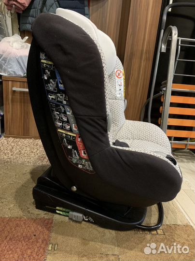 Автокресло Maxi-Cosi MiloFix с базой Isofix