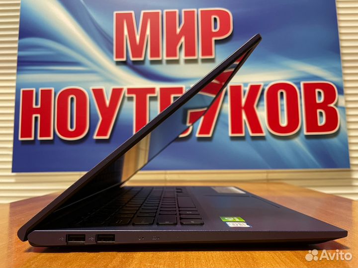 Безрамочный игровой ноутбук Asus / IPS / 8 ядер