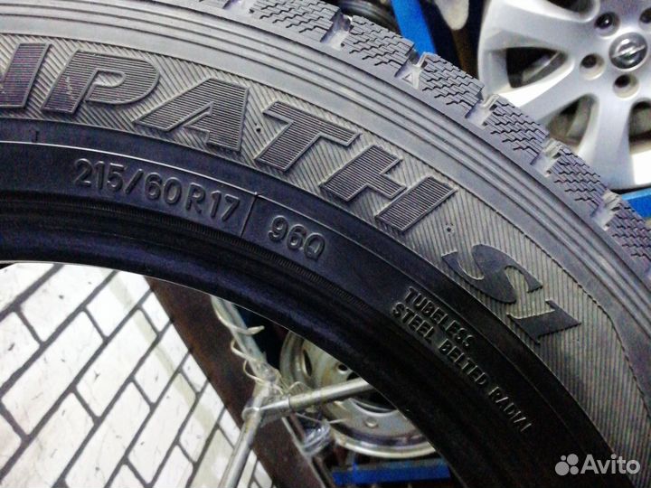 Toyo Winter Tranpath S1 215/70 R17 96Q