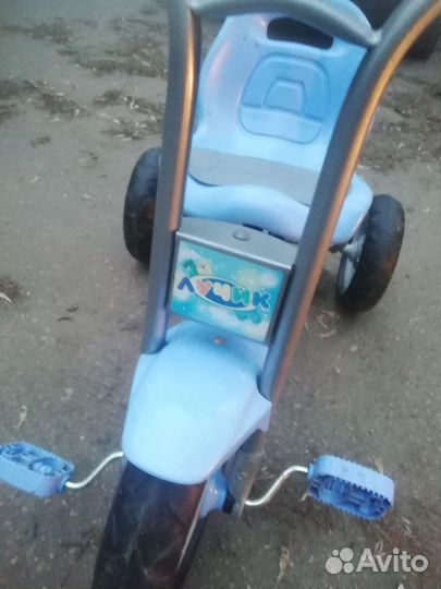 Трехколесный велосипед