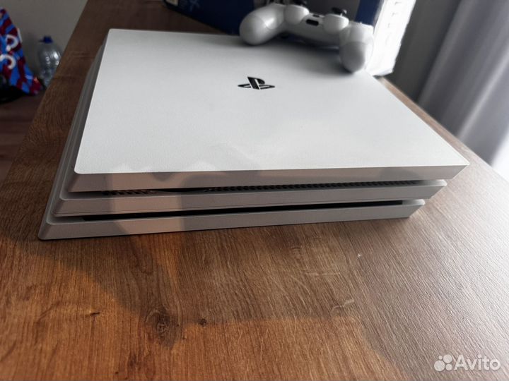 Sony playstation 4 PS4 pro 1tb белая