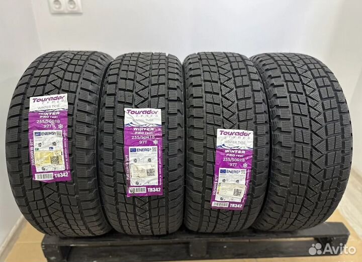 Tourador Winter Pro TSS1 235/50 R18 32T