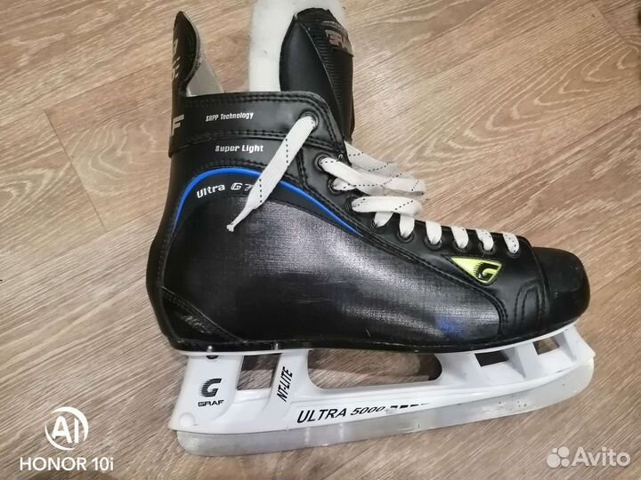 Коньки хоккейные