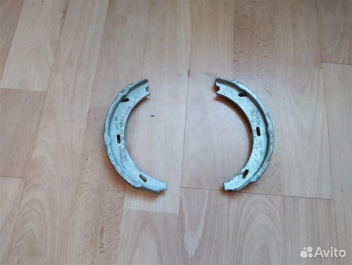 Колодки стояночного тормоза Mercedes