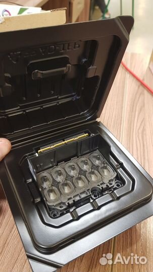 F191151 Печатающая головка epson P6000 7890 P8000