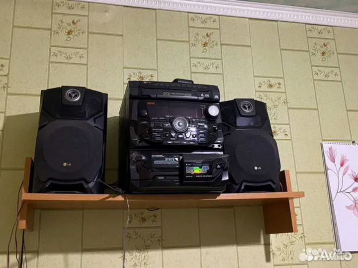 Музыкальный центр LG