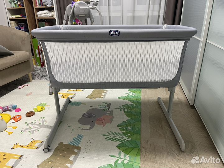 Приставная кроватка Chicco next2me air