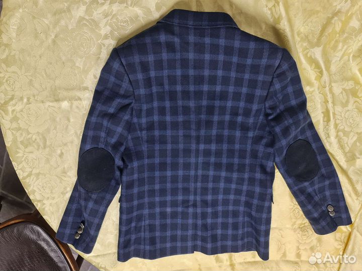Стильный пиджак в клетку на рост 140
