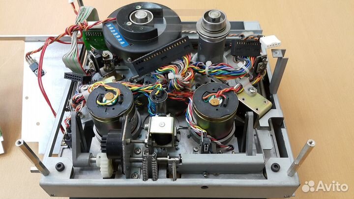 Лентопротяжка от проффесионального в/магнитофона s