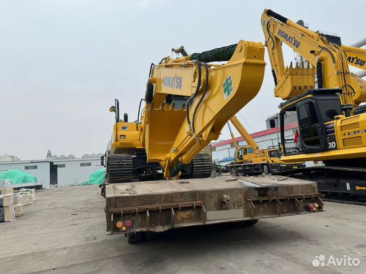 Гусеничный экскаватор Komatsu PC220LC-8, 2022