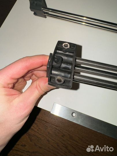 Штанга вешалка (выдвижная)