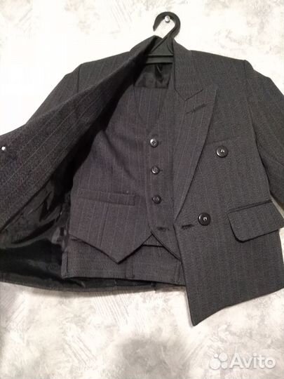 Костюм тройка на 6-7лет