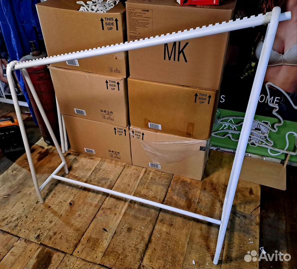 Вешало напольное