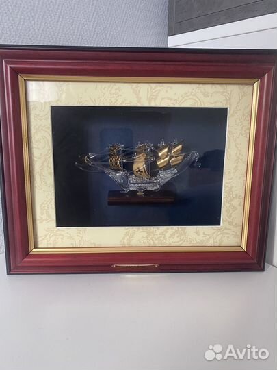 Хрустальный парусник в рамке новый