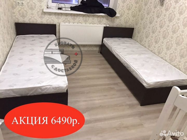 Кровать с матрасом