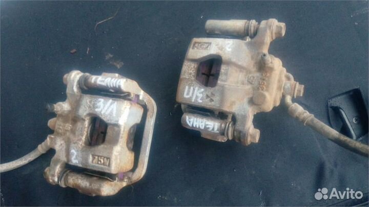 Суппорт задний/левый на Ниссан Теана 2007 год