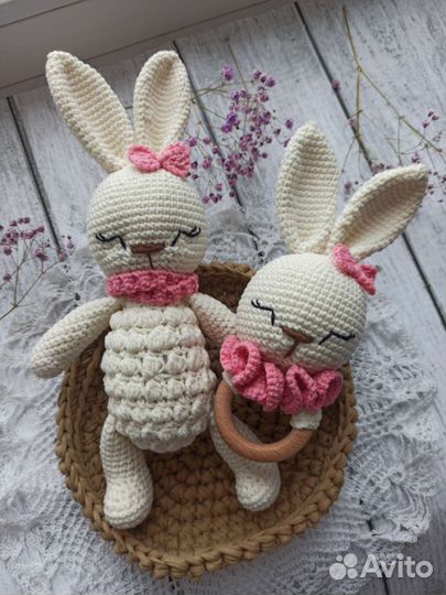 Зайка и погремушка