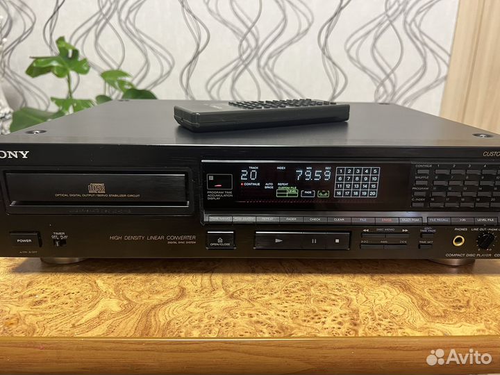 Продам CD проигрыватель sony CDP-990