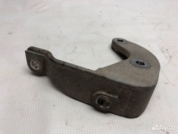 Кронштейн раздатки Renault Duster K4MA606 2014