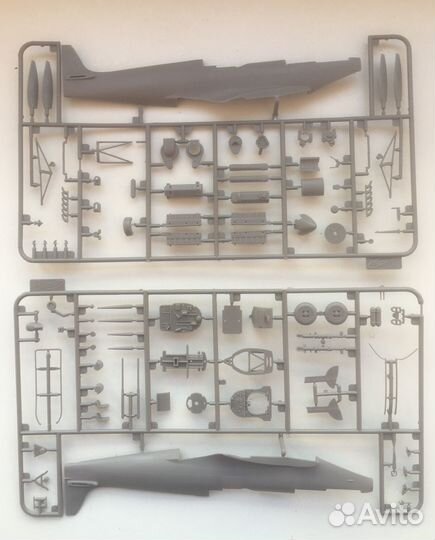 Cборная модель истребителя Spitfire Mk.viii, 1/48