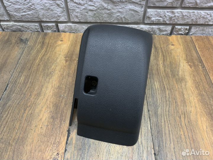 Volkswagen Jetta 6 Кожух рулевой колонки