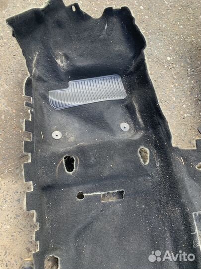 Пол салона Ford Focus 3