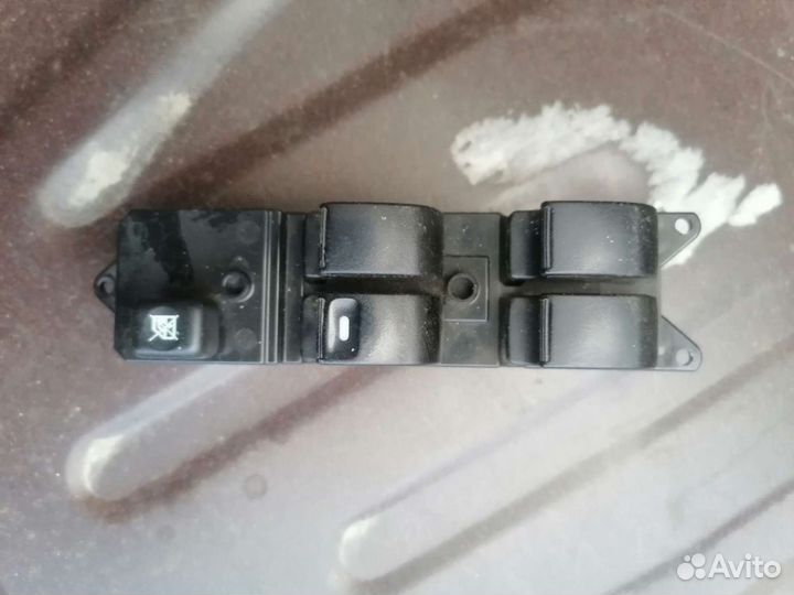 Кнопки стеклоподъёмников митсубиси ланцер 10 2008г