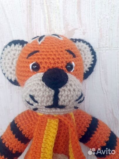 Вязанный тигренок
