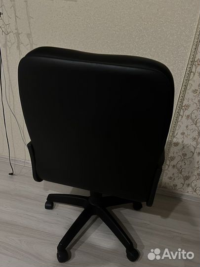 Компьютерное офисное кресло