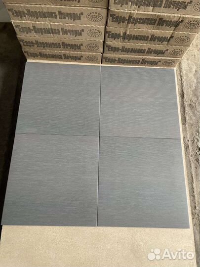 Керамическая плитка напольная и настольная