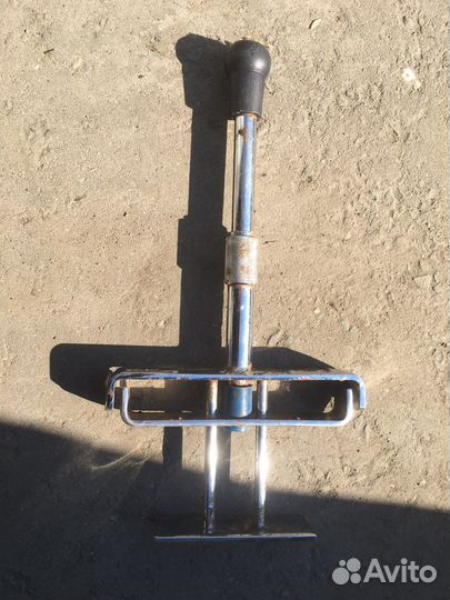 Противоугнный замок на педали solex