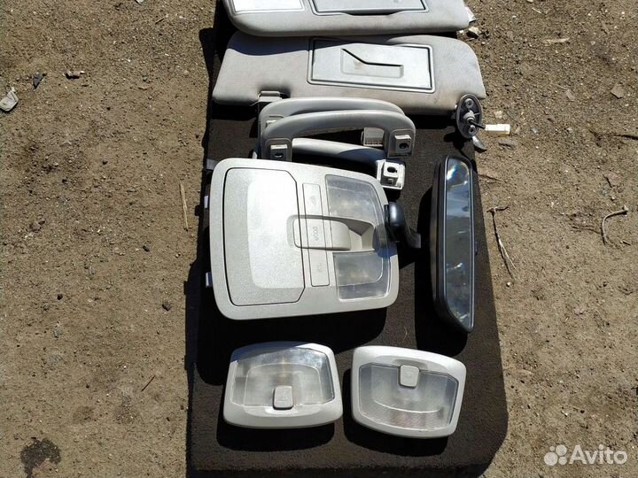 Фонарь потолка SsangYong actyon 2011 года