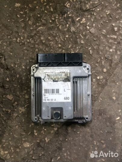 Эбу двигателя Audi A4 B8, 03L 906 022 JS