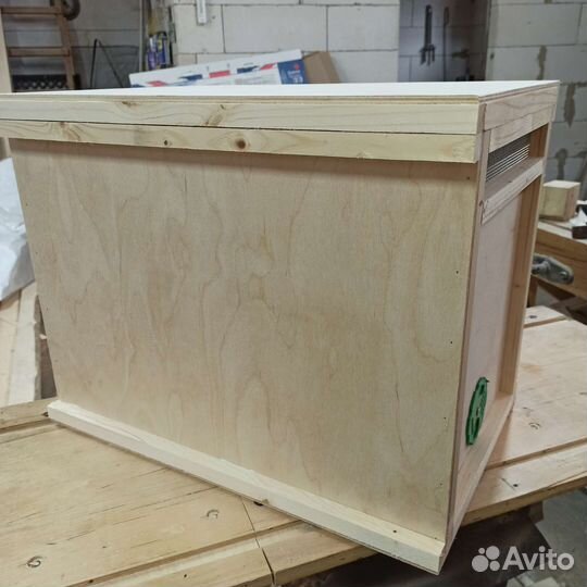 Ящики под пчелопакеты, рамконосы