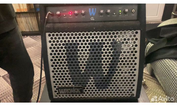 Басовый комбоусилитель warwick