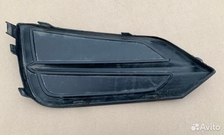 Заглушка, рамка птф правая Volvo XC60 2