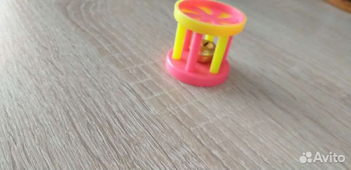 Игрушка для кошек с колокольчиком