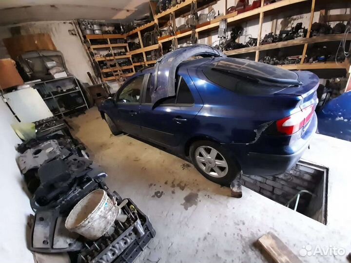 Передние крылья Renault laguna 2