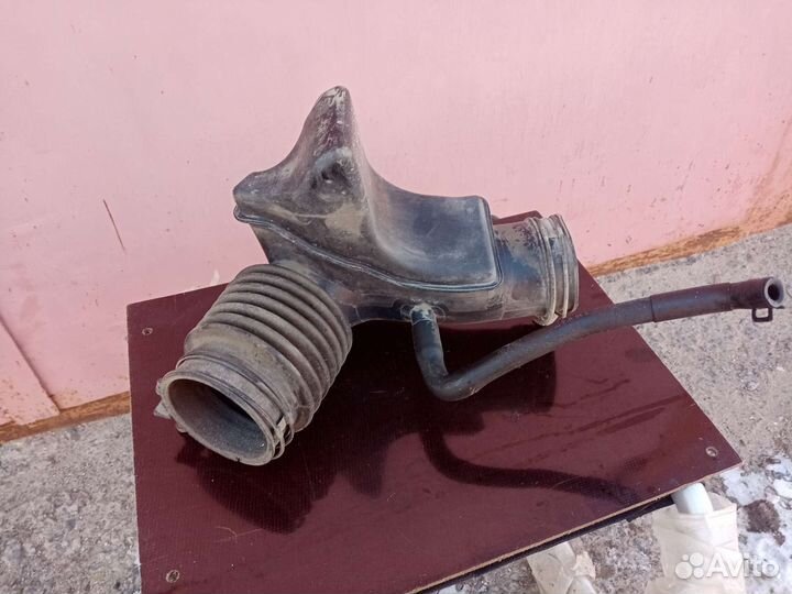 Патрубок воздушного фильтра Хундай Элантра 3 XD