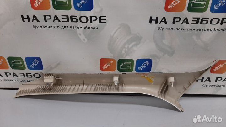 Накладка на стойку внутренняя передняя правая Land