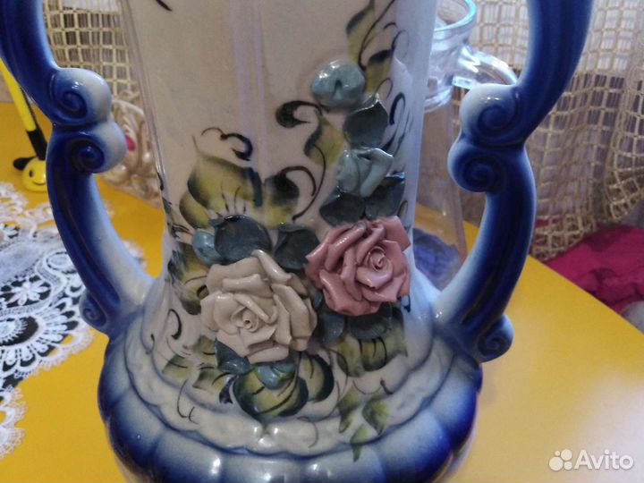 Старинная ваза