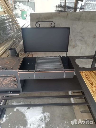 Мангал с крышей