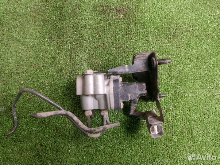 Распределитель тормозной Honda Civic ES3 1500 2001