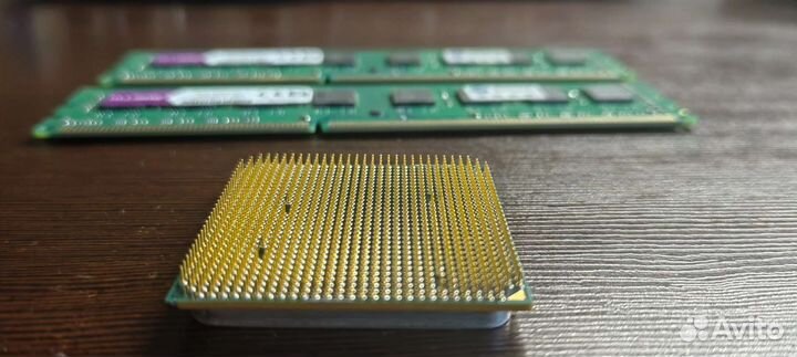 Материнская плата с процессором и памятью