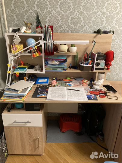 Компьютерный письменный стол