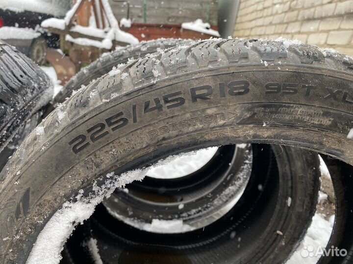 Nokian Tyres Hakkapeliitta 8 225/45 R18 95T