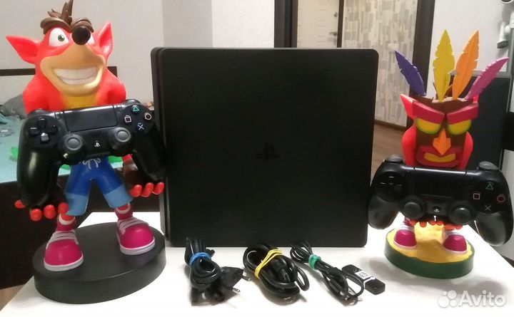 Прошитая Sony PS4, Slim, 30+ игр, 2 геймпада