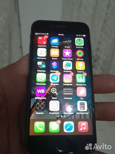 Телефон iPhone 8 64 gb