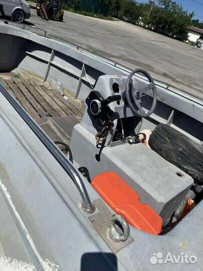 Лодка с мотором